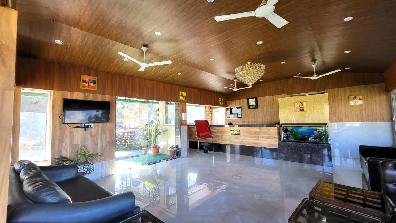 Blue Pine Orchards - Villas Lansdowne Dış mekan fotoğraf